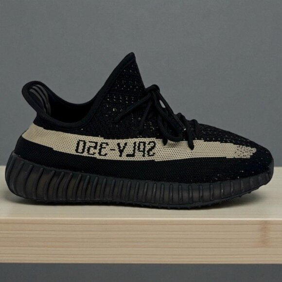 Adidas Yeezy Boost 350 V2 Low Oreo BY1604 Core Black Size 7 "Right Shoe Only" - Picture 2 of 15